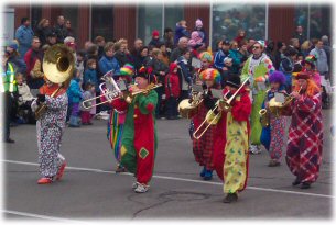 Ayr-Paris Band Santa Parades